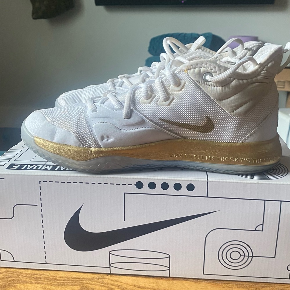 Nike NASA x PG 3